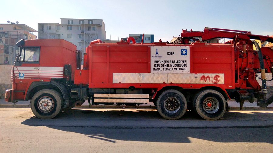 Fabrikalar Alanlarında Rögar Temizleme Sonrası Kontrol